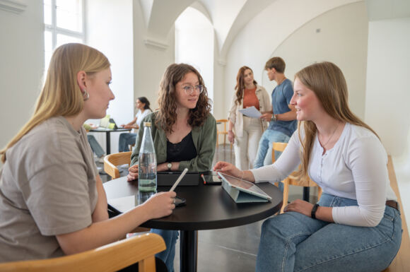 Studierende_an_der_PH_Weingarten (5) Studierende_an_der_PH_Weingarten (5)