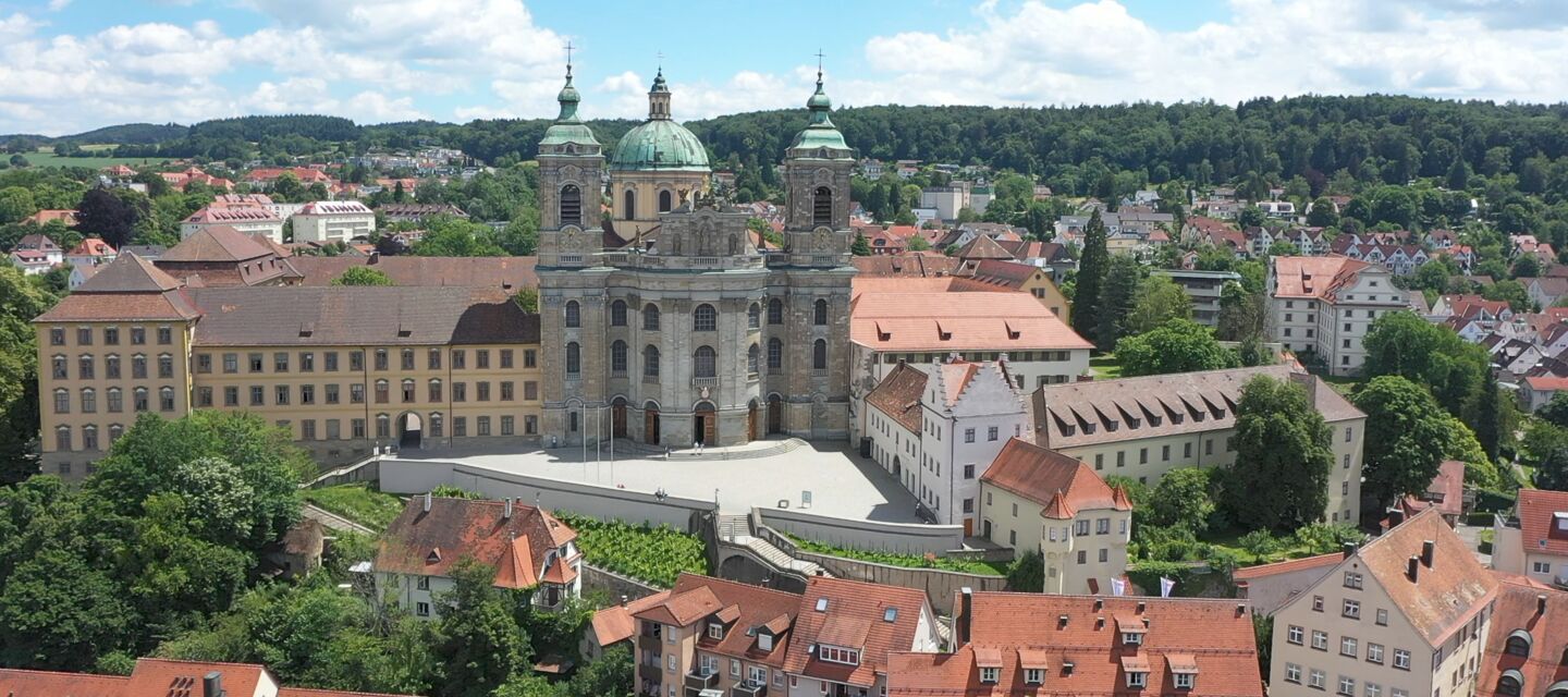 Schlossbau mit Basilika Schlossbau mit Basilika