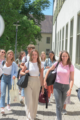 Studierende_Motivation_Werbefoto (2) Studierende_Motivation_Werbefoto (2)